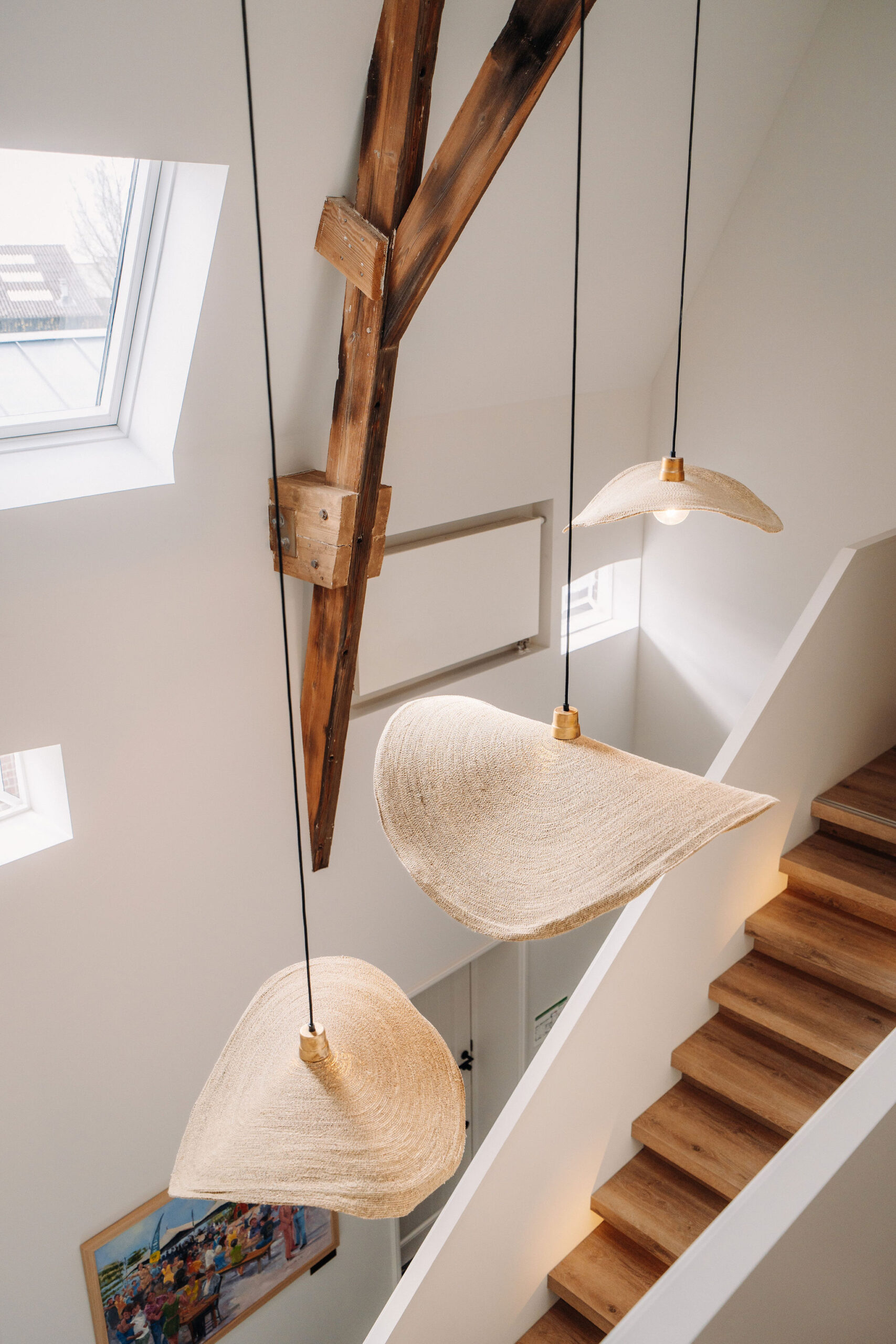 In de strakke vide zijn de oude balken nog goed zichtbaar. In de strakke vide zijn de oude balken nog goed zichtbaar.