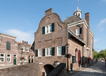 Stadhuis Nieuwpoort straatbeeld