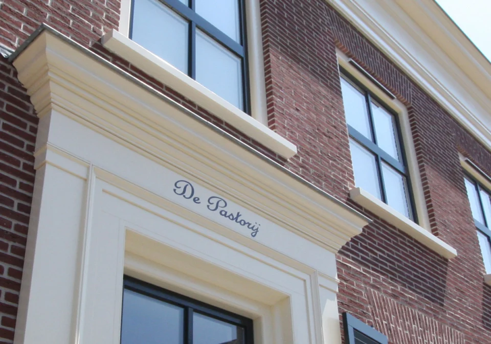 Voorgevel appartementen