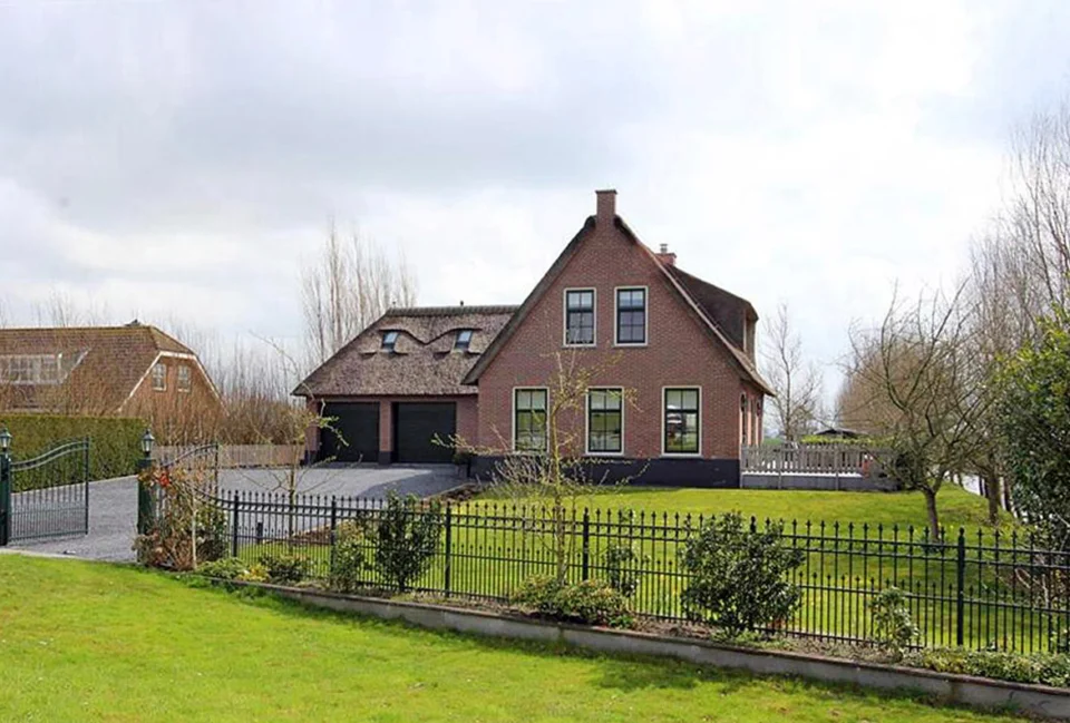 Landelijke woning met rieten kap