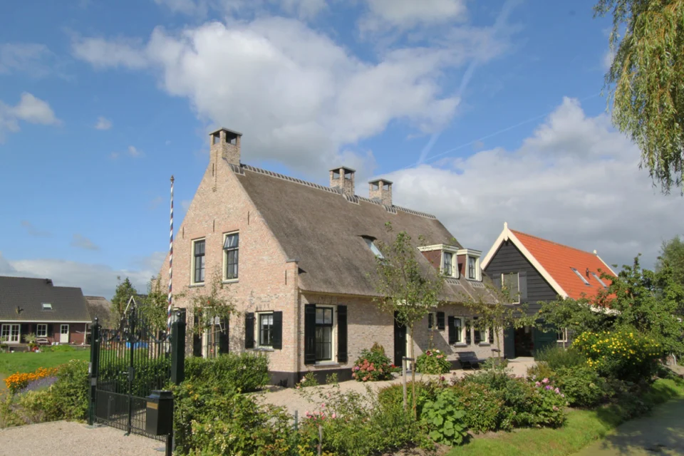 Landelijke woning met bijpassende schuur