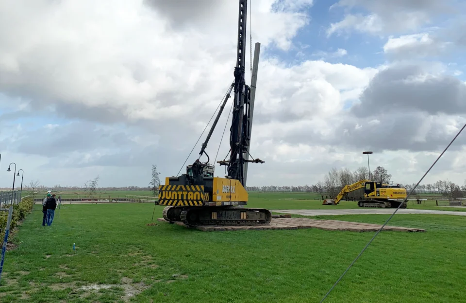 Eerste paal schuurwoning