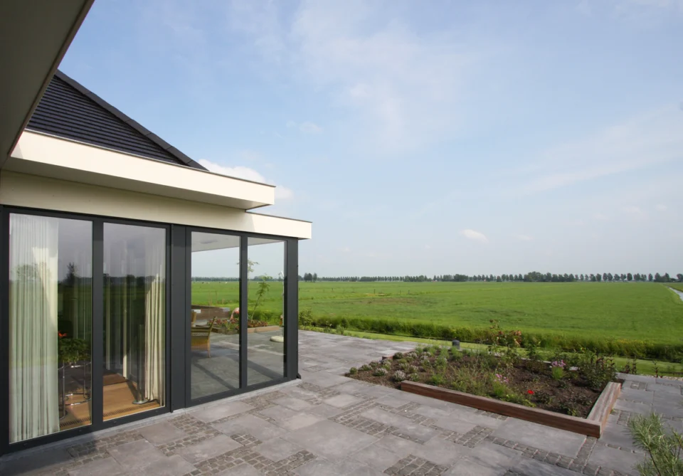Uitzicht vanuit de woning Uitzicht vanuit de woning