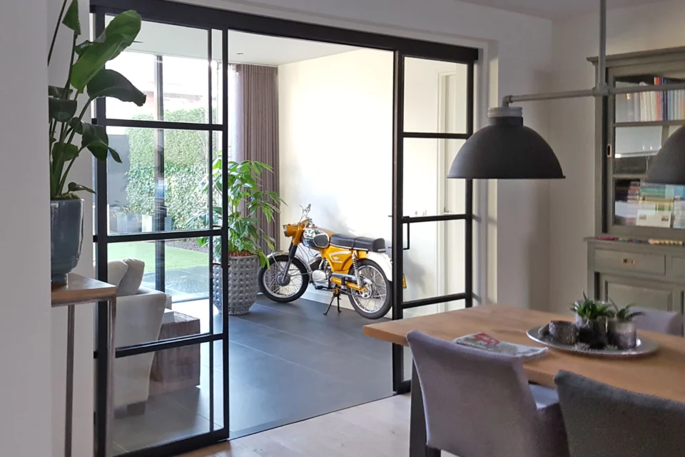 Moderne aanbouw woning