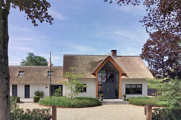 Gevel na verbouwing jaren 70 woning