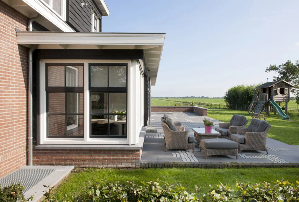 Aanbouw in de achtertuin Aanbouw in de achtertuin