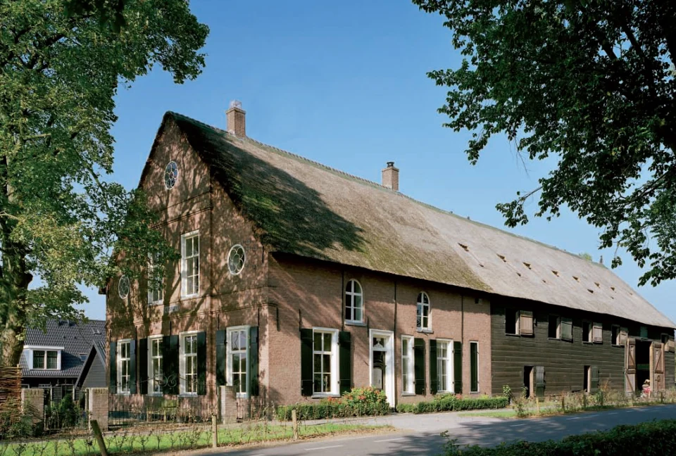 Renovatie boerderij tot vier woningen