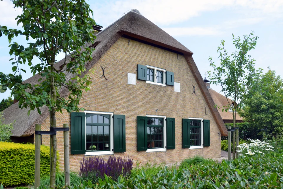 Voorgevel verbouwde boerderij