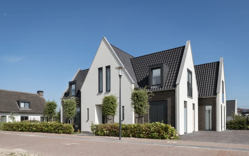 Moderne villa met verschillende materialen Moderne villa met verschillende materialen