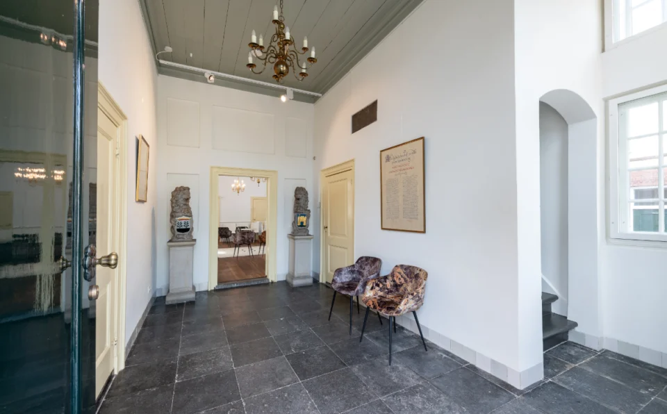 Vernieuwde entree stadhuis Nieuwpoort Vernieuwde entree stadhuis Nieuwpoort