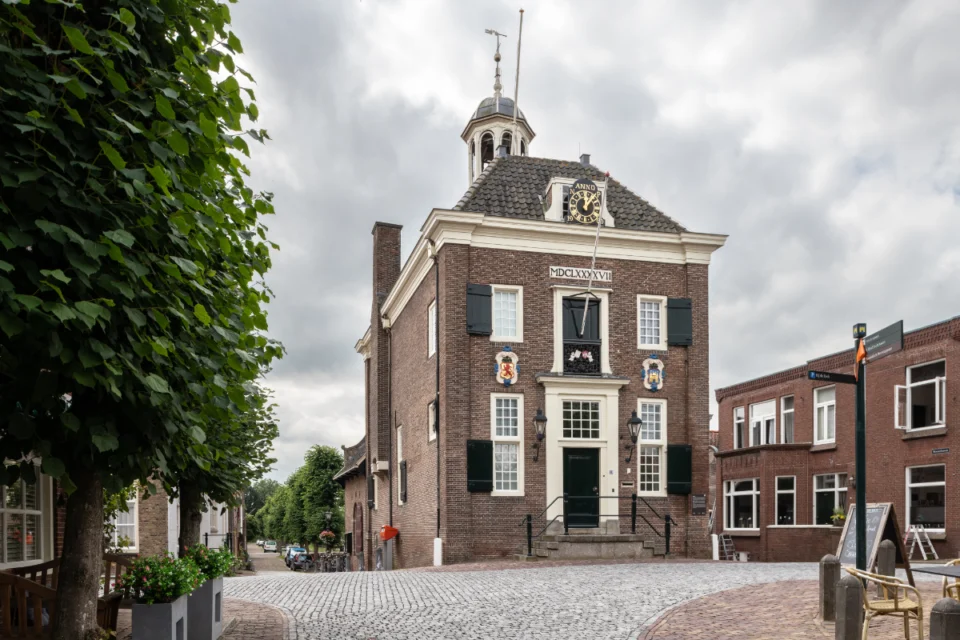 Nieuwe foto voorgevel stadhuis.jpg Nieuwe foto voorgevel stadhuis.jpg