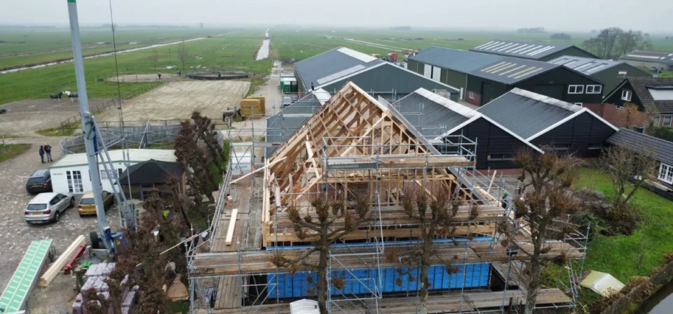 Start verbouwing woonboerderij