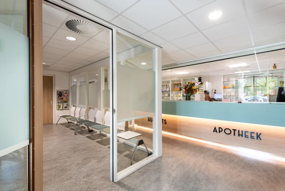 LvdP 20250923 2930 Interieur met diverse gebruiksruimten.