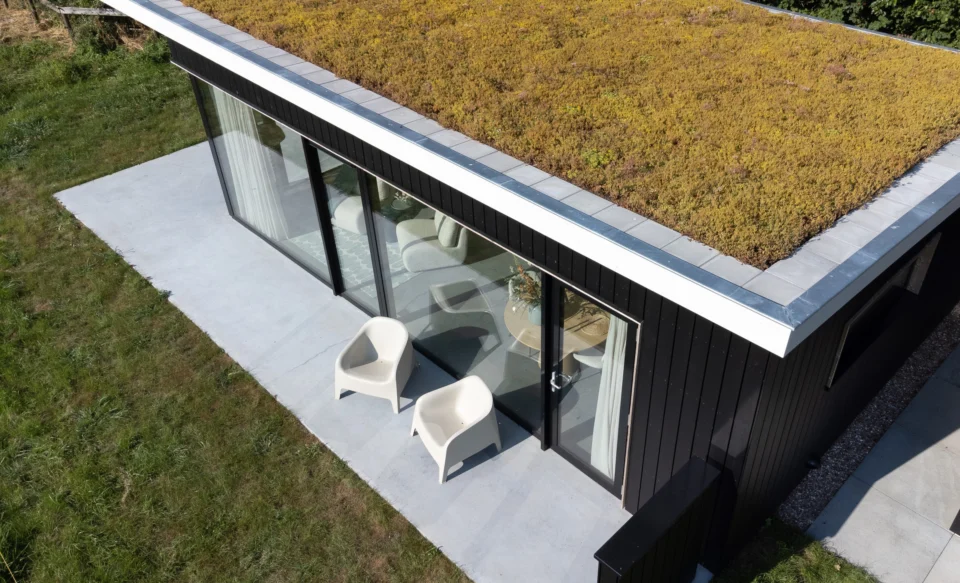 Houten vakantie woning met groendak Houten vakantie woning met groendak