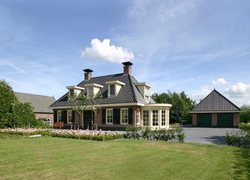 Notariswoning met bijpassende garage Notariswoning met bijpassende garage
