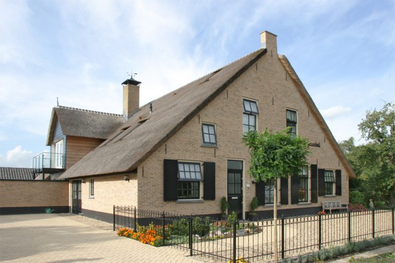 Nieuw gebouwde boerderijwoning