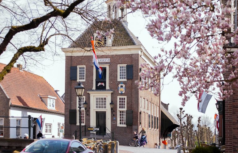 Straatbeeld Stadhuis Nieuwpoort