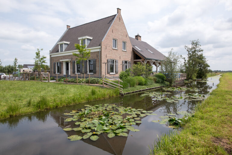 straatbeeld landelijke woning nieuwbouw bikker architecten